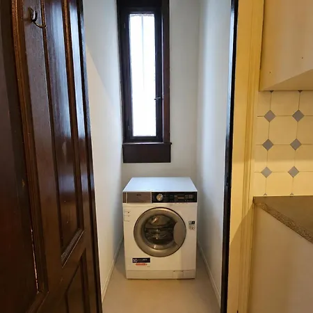 Charming In Sought After Location * Wiesbaden